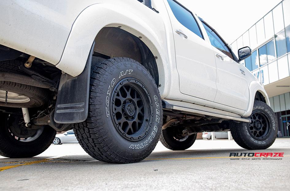 TOYOTA HILUX N70 4WD GRENADE SATIN BLACK